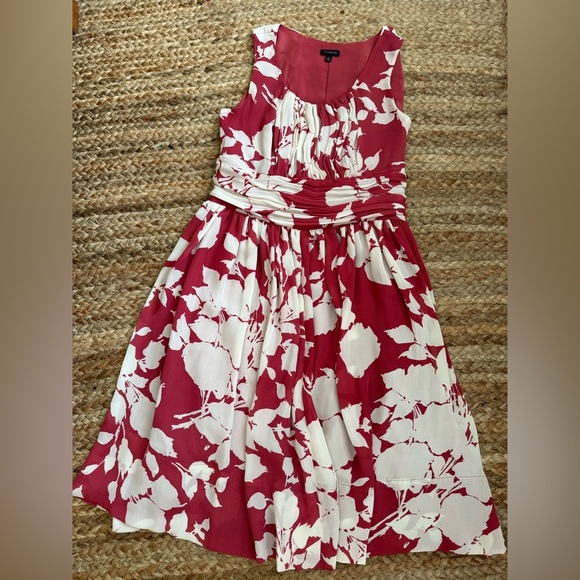 Talbots Dresses & Skirts - Talbots Size 6 Red & White Floral Sleeveless Dress